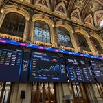 La Bolsa española cierra plana (-0,03 %) y se queda a las puertas de los 14.000 puntos