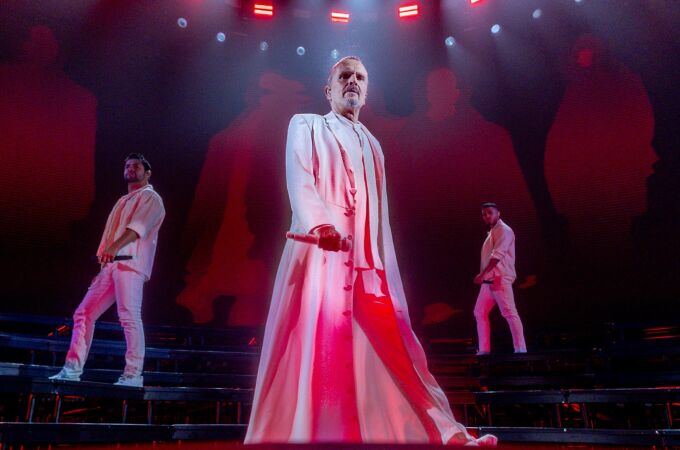 Miguel Bosé rinde a su público en su regreso a Madrid: "Mi hogar, al que pensé que quizás no iba a volver"