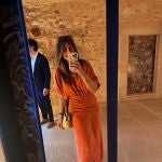 Nuria Roca con vestido de invitada perfecta.