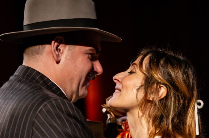 Jorge Usón y Nathalie Pozas en la obra