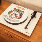 Puede no ser un amplificador de guitarra, pero el diseño de este tocadiscos es 100% Orange