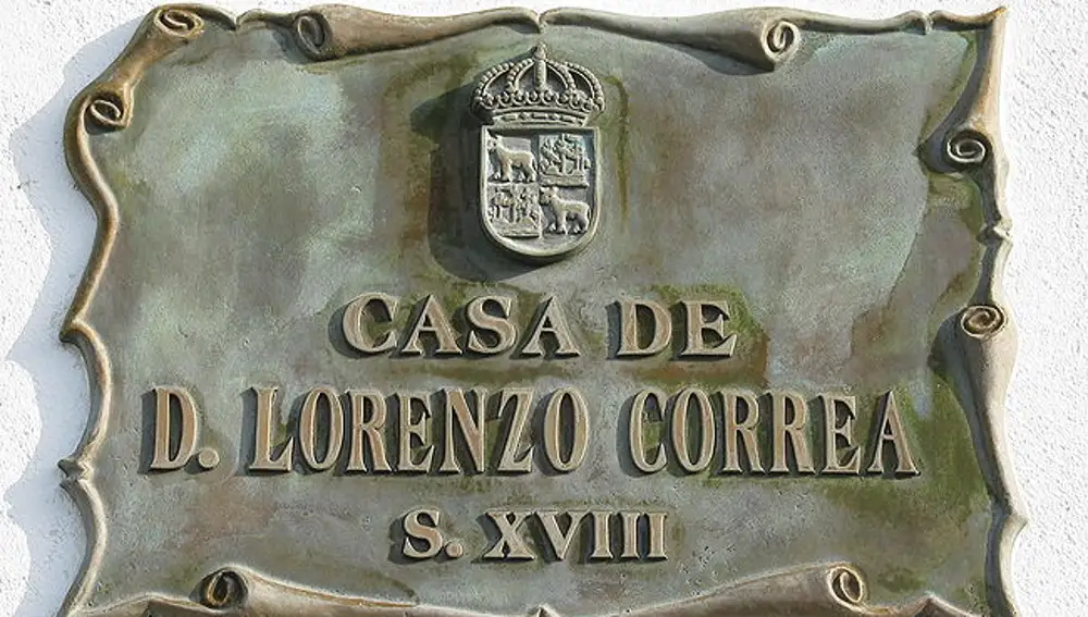 Placa que conmemora la fecha y creador del pazo