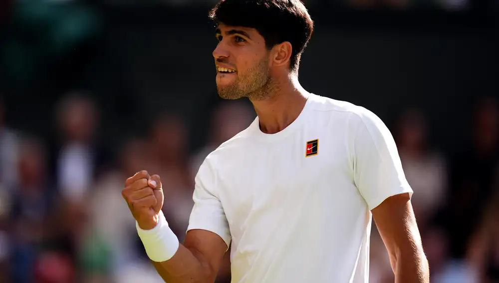 Tenis/Wimbledon.- AMP.- El tenista español Carlos Alcaraz mantiene el modo campeón en Wimbledon