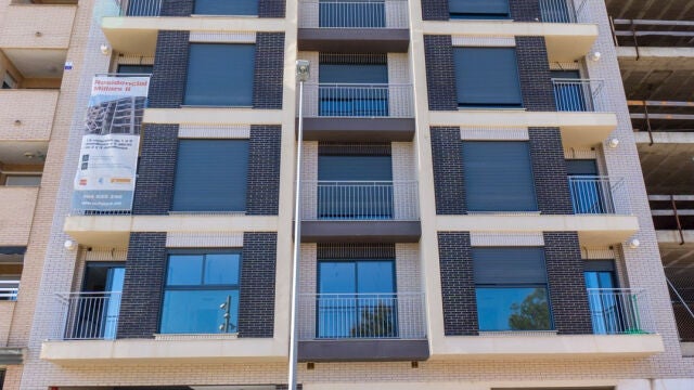 Edificio con inmuebles en venta por Cimenta2