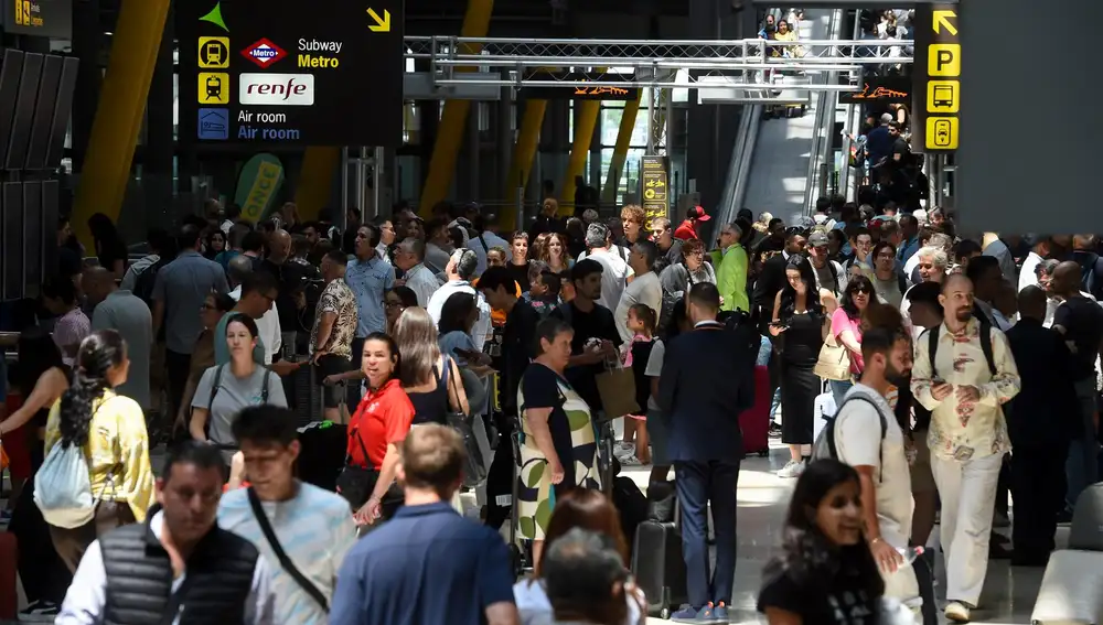 Colapso en la T4 Satélite de Barajas
