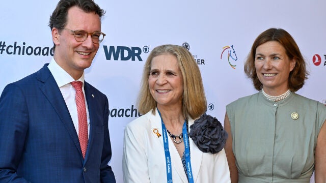 El look de la Infanta Elena.