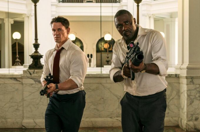  John Cena e Idris Elba en la película 'Jefes de Estado' 