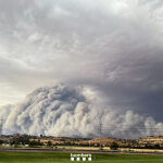 Humo derivado del incendio en Lleida
