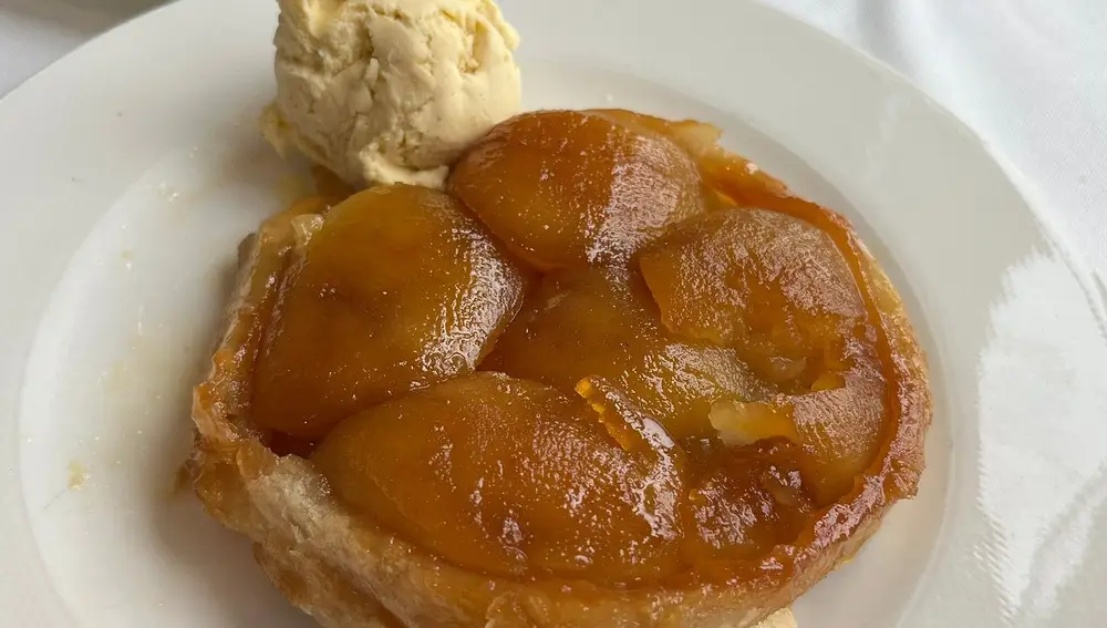 Su deliciosa tarta de manzana.