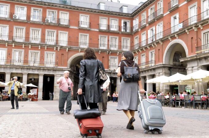 MADRID.-La llegada de turistas internacionales a la Comunidad aumenta un 0,2% en mayo, con 1.782,98 millones de gasto