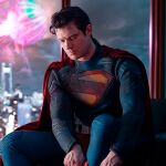 Superman “aparece” sobre el rascacielos más alto de Londres con una increíble estatua para promocionar su nueva película