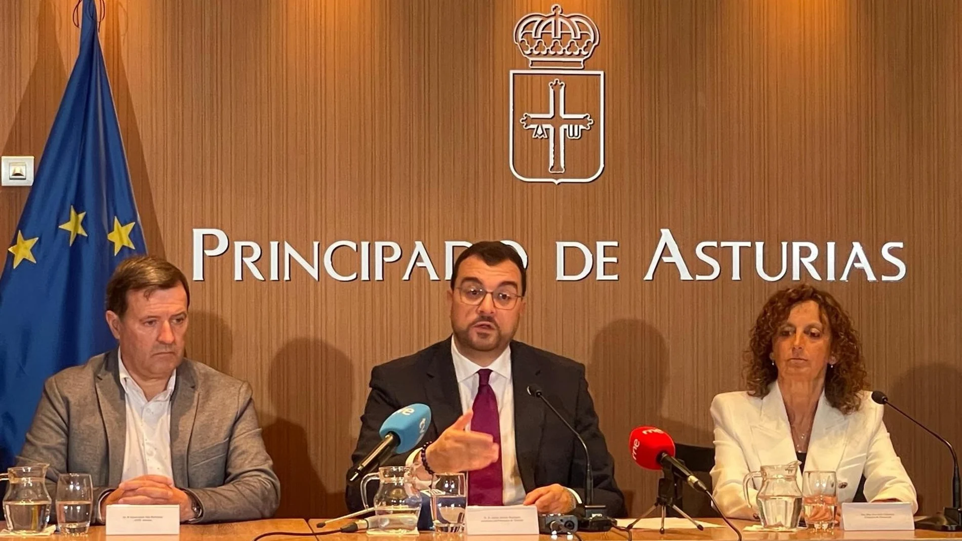 Barbón condena el asesinato de una mujer en Laviana (Asturias), a la espera de confirmarse si es violencia de género
