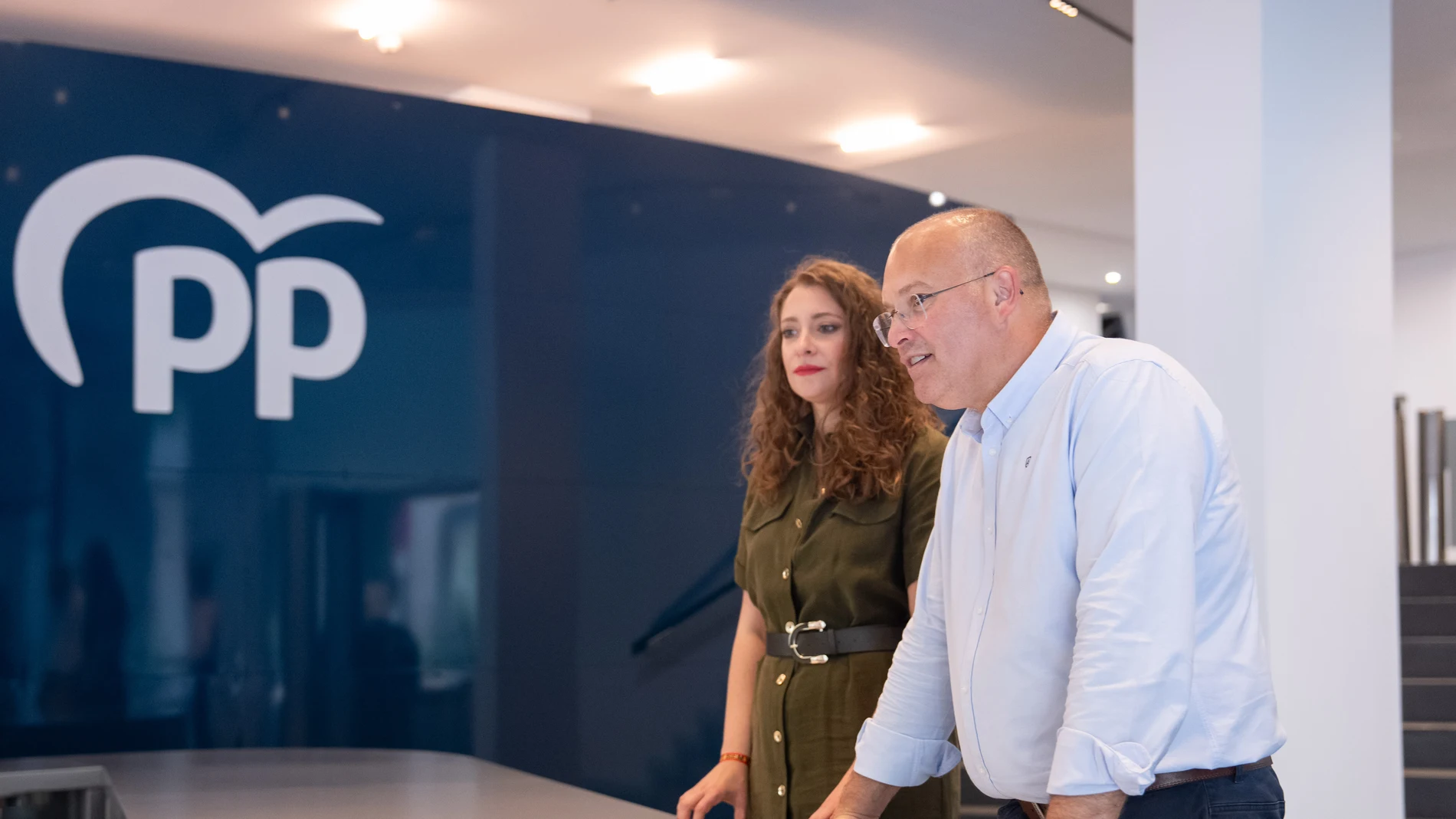 Ester Muñoz y Miguel Tellado, ayer en Génova.