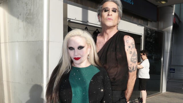 Alaska y Mario Vaquerizo en el concierto de Miguel Bosé.