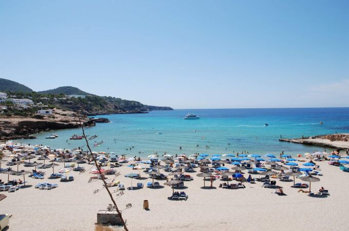Economía.- San Sebastián y tres municipios en Ibiza, las cuatro localidades costeras con viviendas de compra más caras