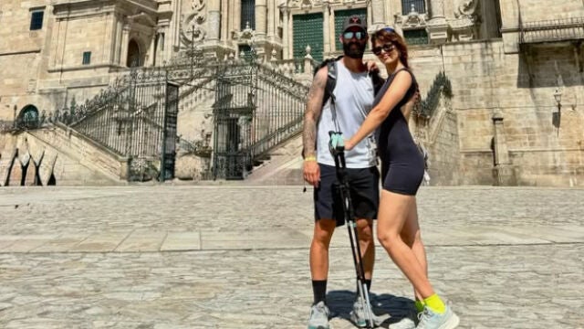 Isco Alarcón y Sara Sálamo, en la Catedral de Santiago. 