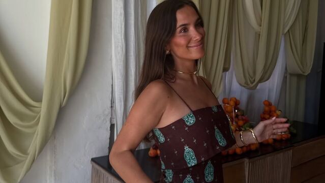 El look de María Pombo con vestido.