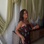 El look de María Pombo con vestido.