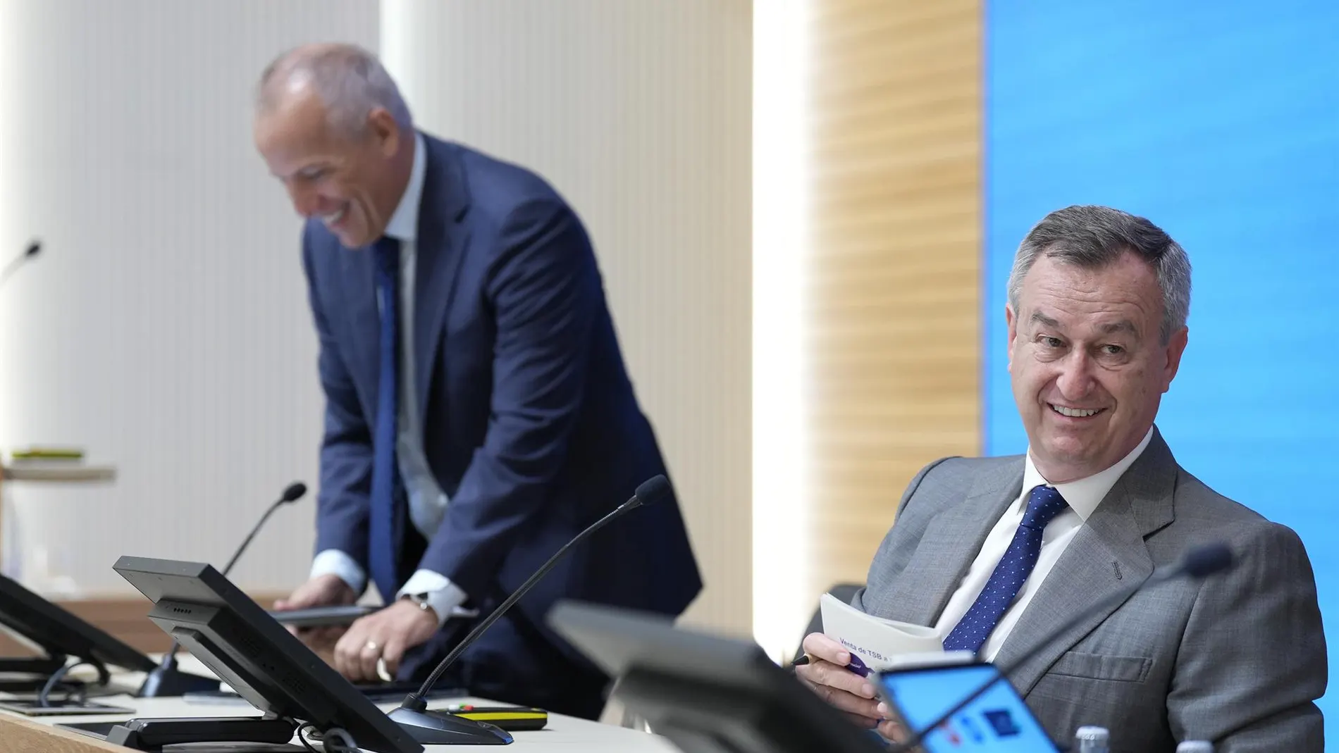 Economía/Finanzas.- (AMP) González-Bueno (Sabadell) defiende que la venta de TSB es "independiente de la OPA" de BBVA