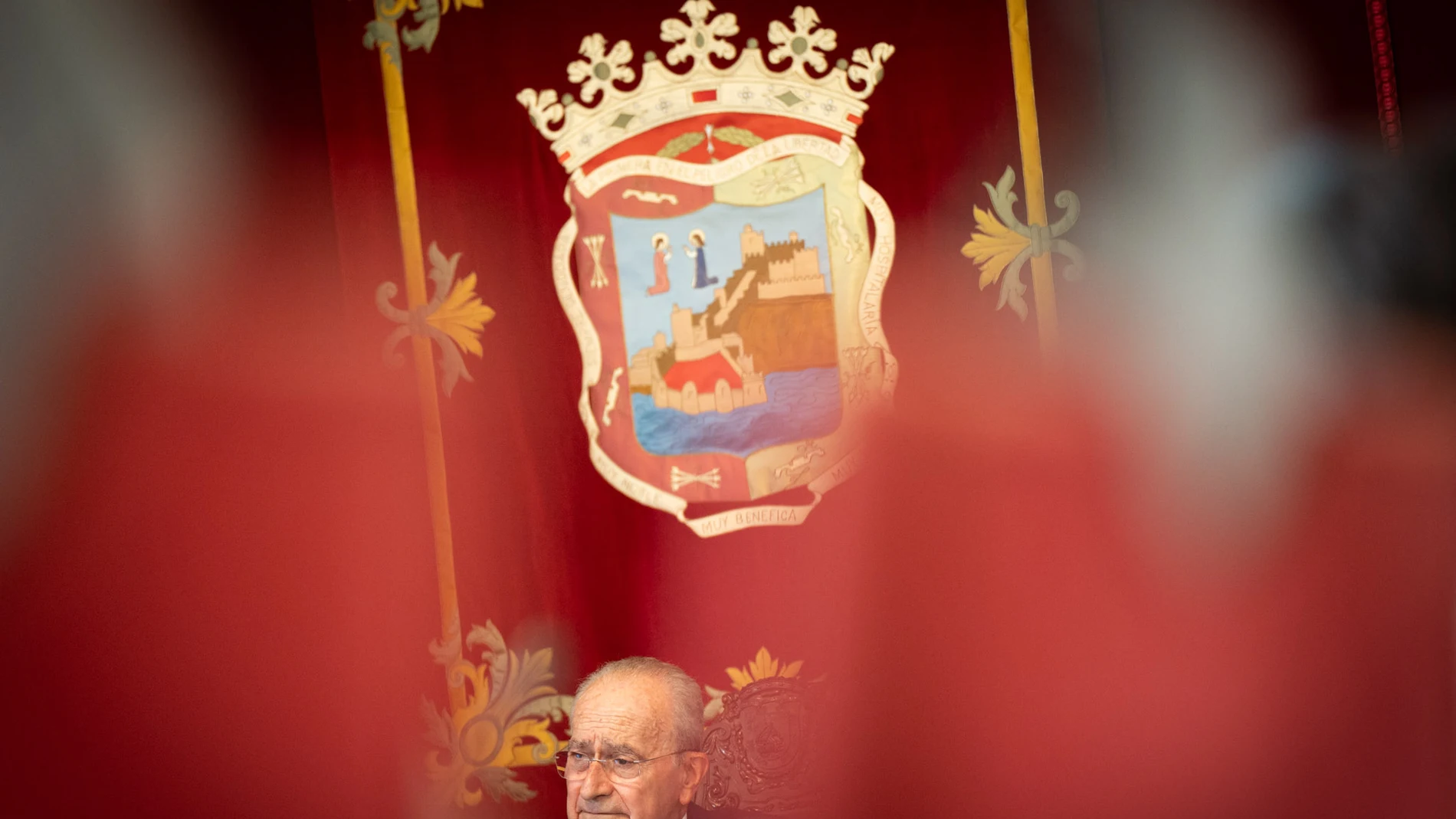 El alcalde de Málaga, Francisco de la Torre, durante un momento del pleno de hoy