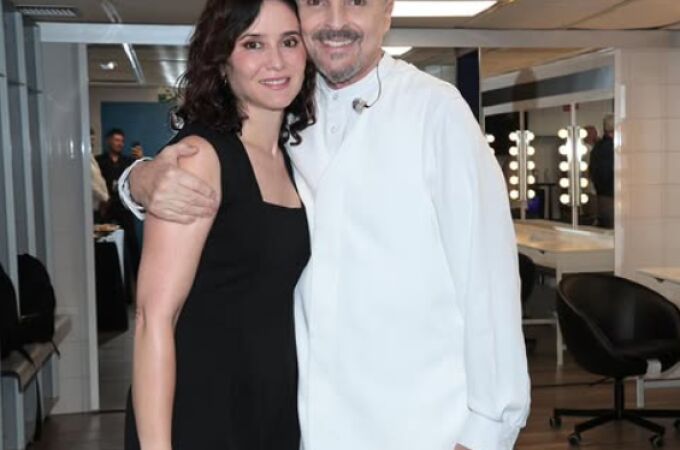 Isabel Díaz Ayuso, junto a Miguel Bosé