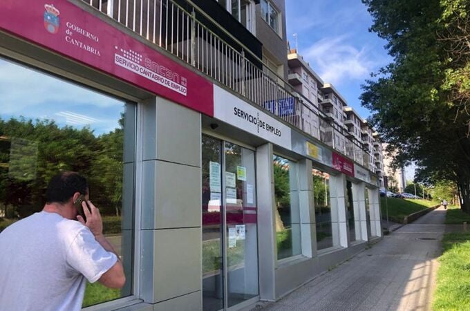 El paro baja en 878 personas en junio en Cantabria hasta los 27.011 desempleados