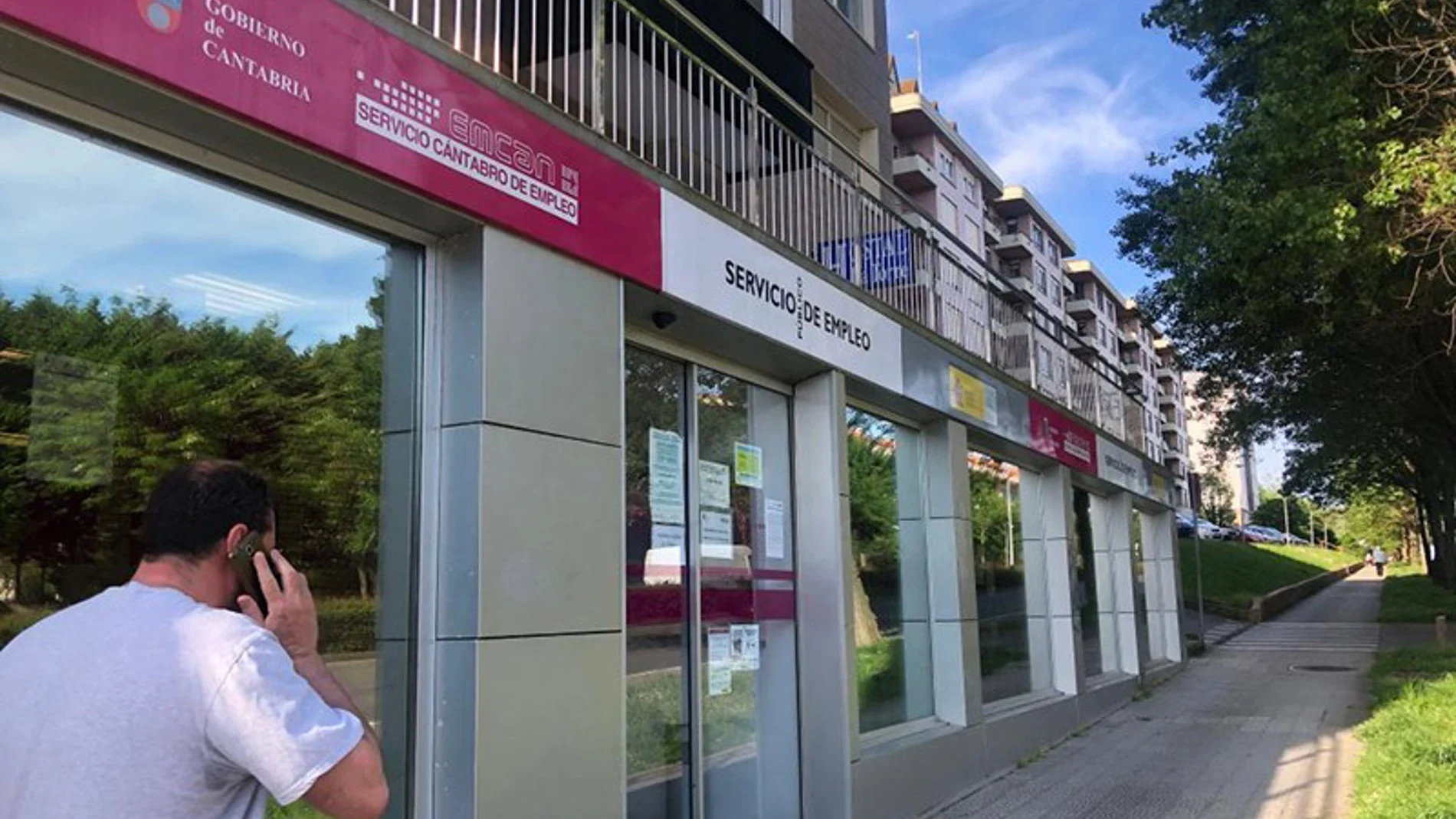 El paro baja en 878 personas en junio en Cantabria hasta los 27.011 desempleados