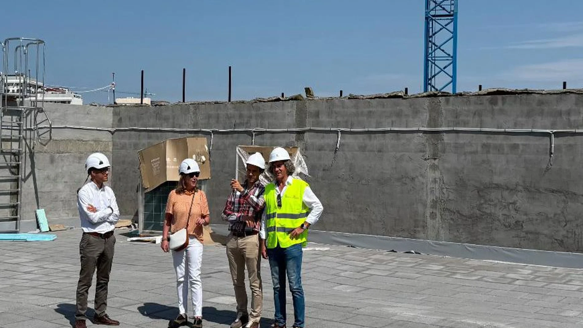 Antonio Ibáñez, director general de Telecomunicaciones y Administración Digital, visita las obras de la futura sede del Scayle
