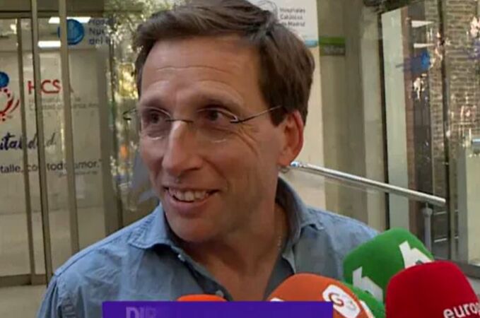 El alcalde de Madrid, José Luis Martínez-Almeida, tras ser padre por primera vez