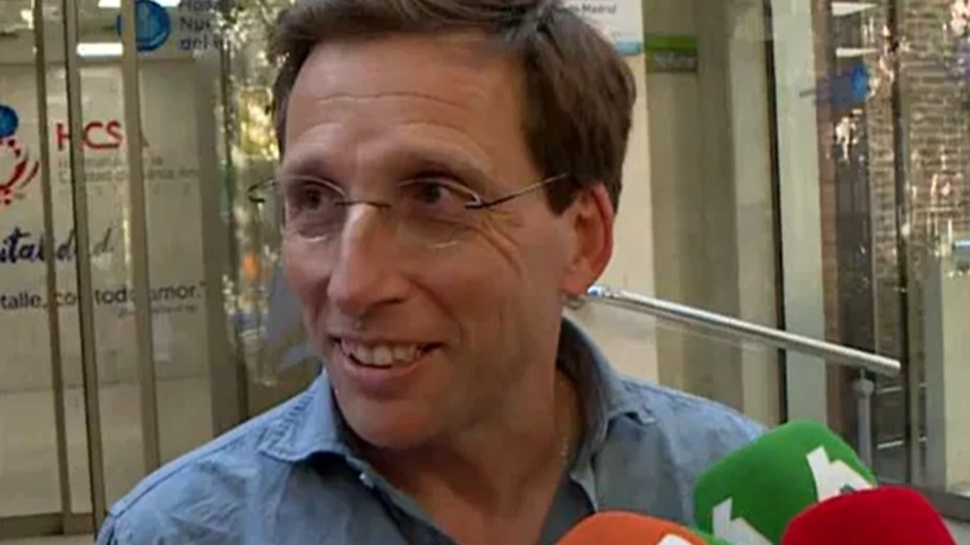 El alcalde de Madrid, José Luis Martínez-Almeida, tras ser padre por primera vez