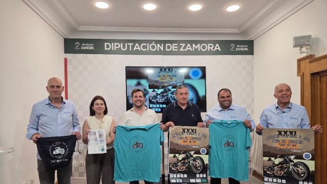 Faúndez presenta la concentración motera de Sanabria junto a Víctor López de la Parte, Miguel Ángel Martos, Ángel Ferrero Rábano, Eduardo Fernández y Laura Huertos