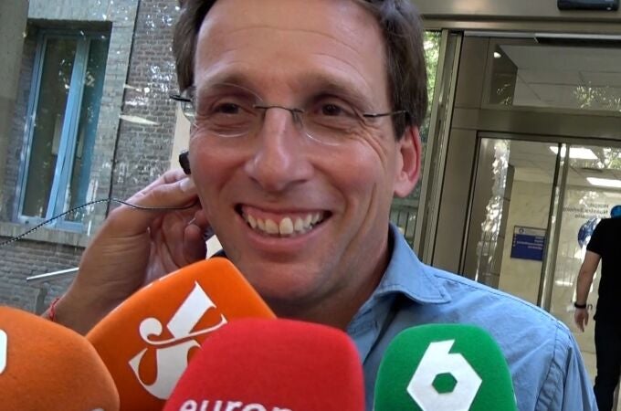 Primeras palabras de José Luis Martínez-Almeida tras convertirse en padre