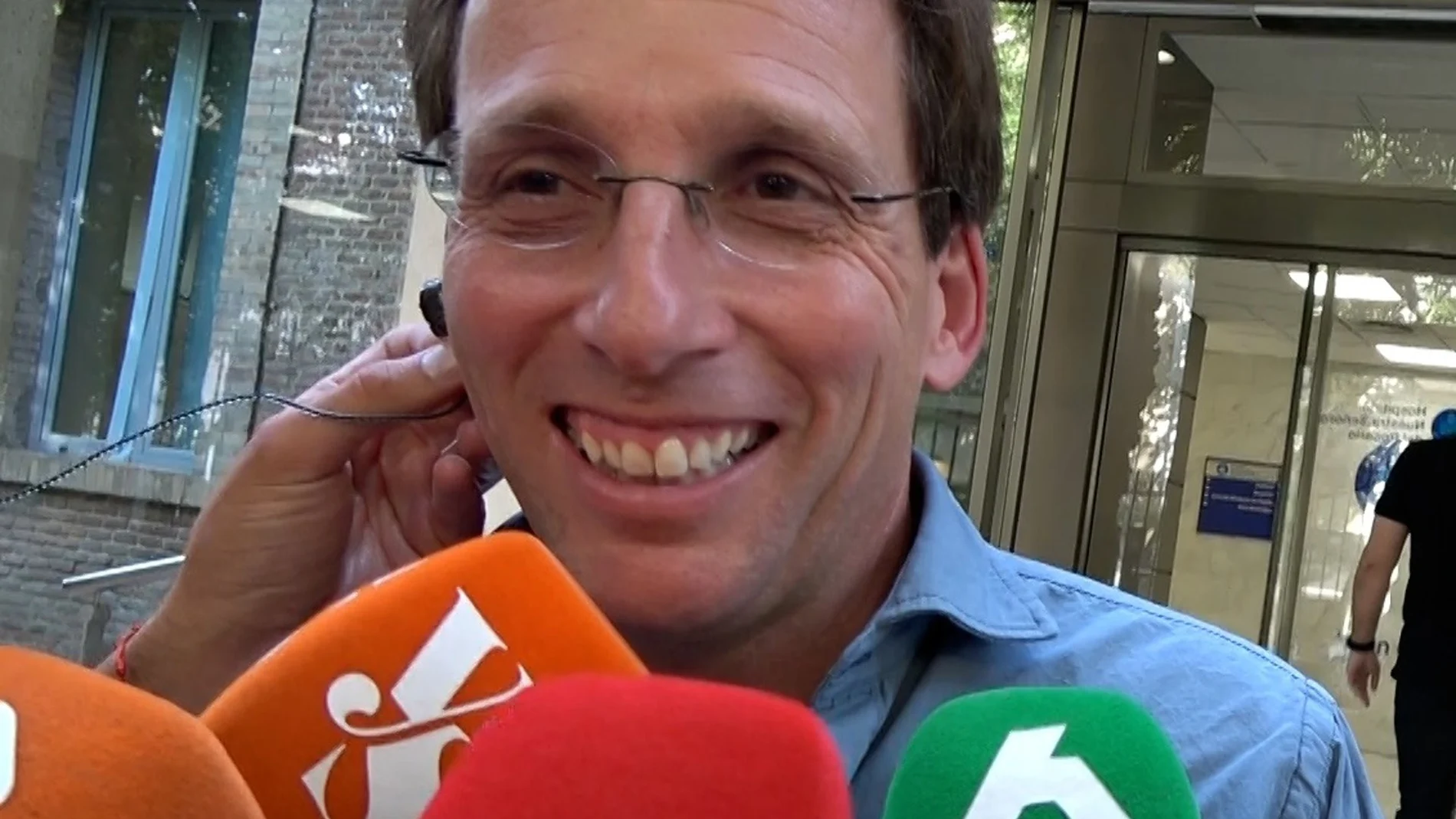 Primeras palabras de José Luis Martínez-Almeida tras convertirse en padre