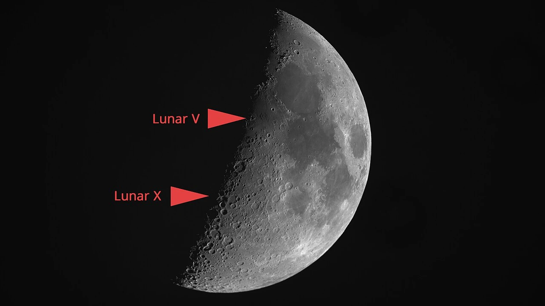 La incidencia del Sol sobre la superficie lunar ha dado lugar a formas curiosas y visibles desde la Tierra