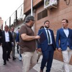 El consejero de Fomento, Nacho Hernando, junto al alcalde de Toledo, Carlos Velázquez.