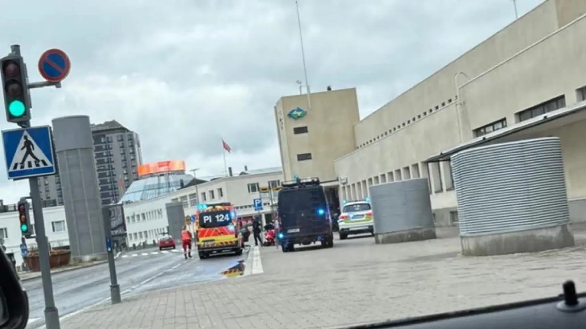 Cuatro heridos por apuñalamiento en un centro comercial en Finlandia