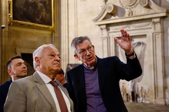 El consejero de Cultura, Turismo y Deporte, Gonzalo Santonja, participa en la presentación la restauración de la actuaciones de conservación y limpieza de los retablos de la Real Clerecía de San Marcos.