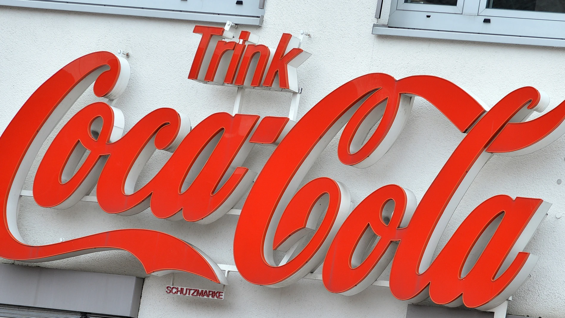 (Foto de ARCHIVO) Logo de Coca-Cola Carmen Jaspersen/dpa 01/03/2016 ONLY FOR USE IN SPAIN