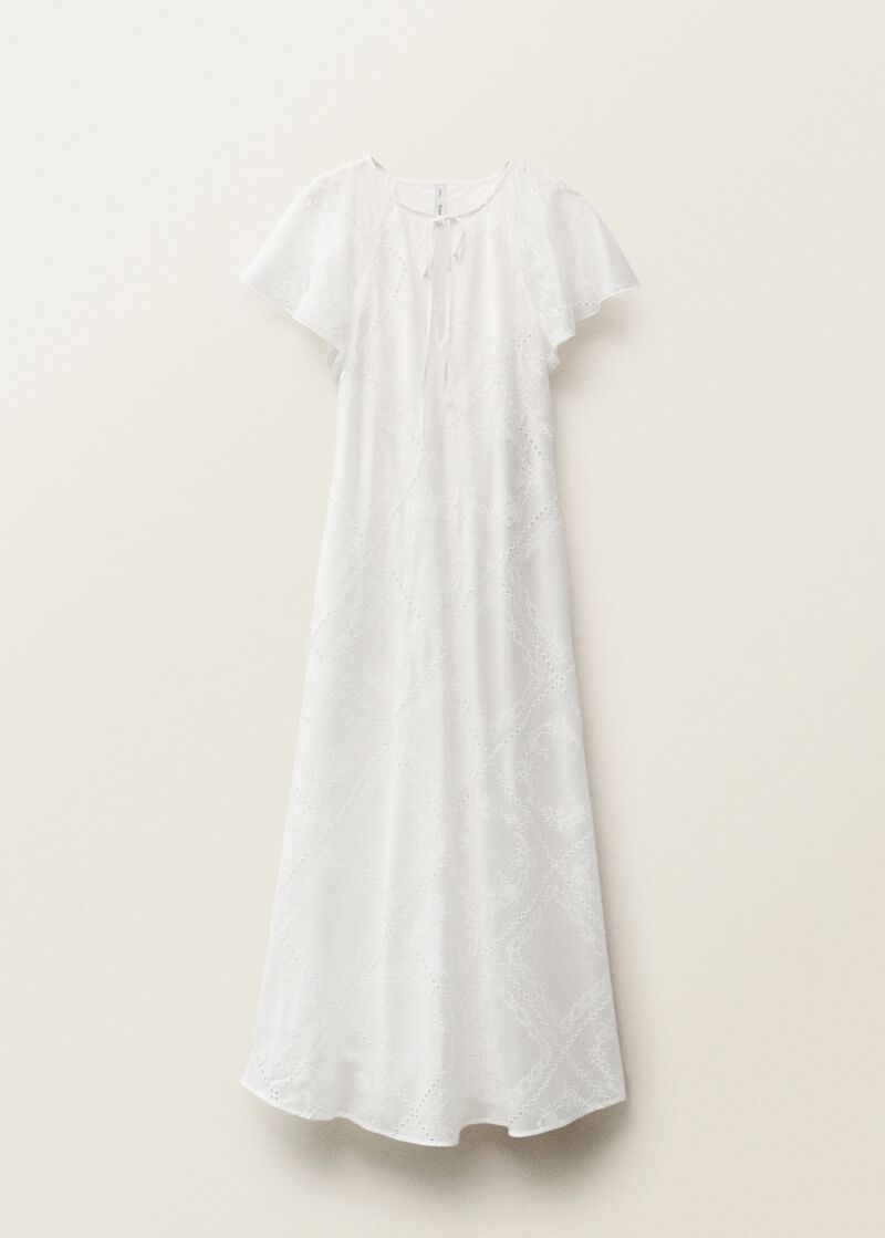 Vestido bordado.