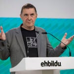El coordinador general de EH Bildu, Arnaldo Otegi, comparece para presentar un análisis de la situación política