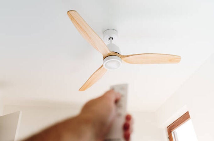 Cuánto cuesta tener un ventilador de techo encendido toda la noche?