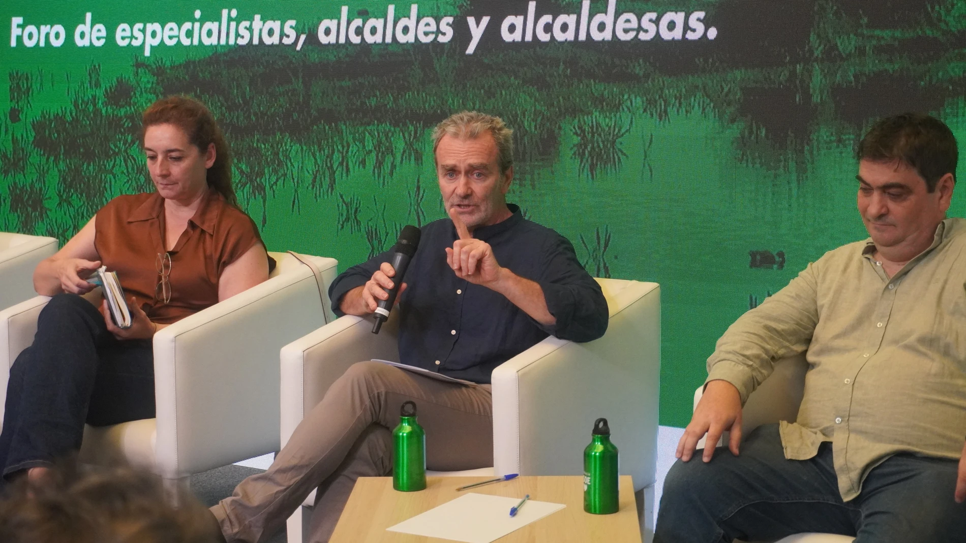 El coordinador del Centro de Alertas y Emergencias Sanitarias, Fernando Simón, este jueves en el foro organizado por el PSOE de Andalucía sobre el virus del Nilo Occidental. REMITIDA / HANDOUT por PSOE-A Fotografía remitida a medios de comunicación exclusivamente para ilustrar la noticia a la que hace referencia la imagen, y citando la procedencia de la imagen en la firma 03/07/2025