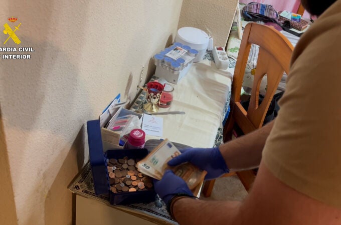 La Guardia Civil desarticula una banda organizada que robaba en viviendas habitadas de la provincia de Ciudad Real.