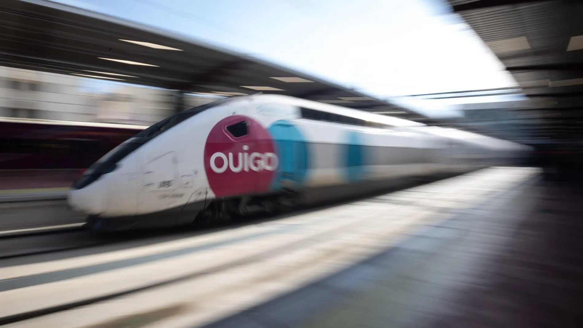 Economía/Transportes.- Ouigo vuelve a subir el descuento del Verano Joven del Gobierno hasta el 60%