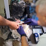 La Guardia Civil intercepta un alijo de 220 kilos de cocaína en Barbate (Cádiz)