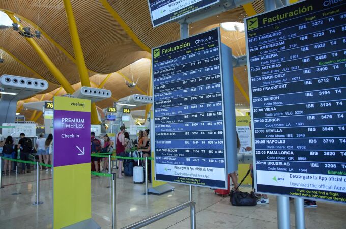 Economía.- La huelga de controladores aéreos en Francia obliga a cancelar 65 vuelos en España este jueves