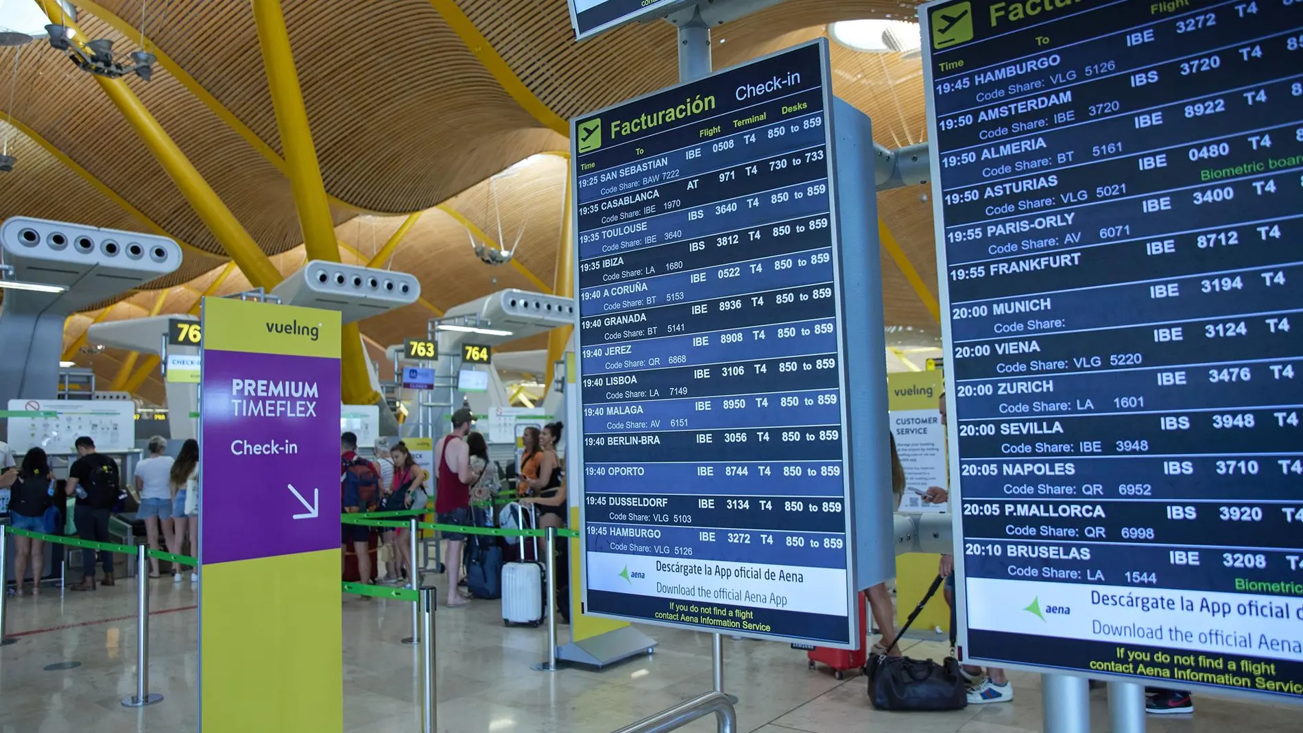 Economía.- La huelga de controladores aéreos en Francia obliga a cancelar 65 vuelos en España este jueves