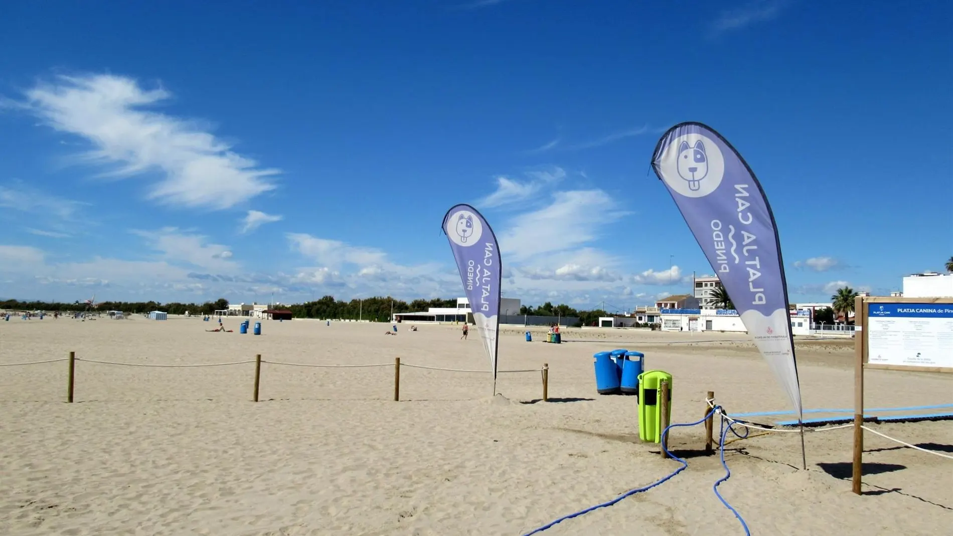 Sucesos.- Fallece un hombre mientras se bañaba en la playa de Pinedo (Valencia)