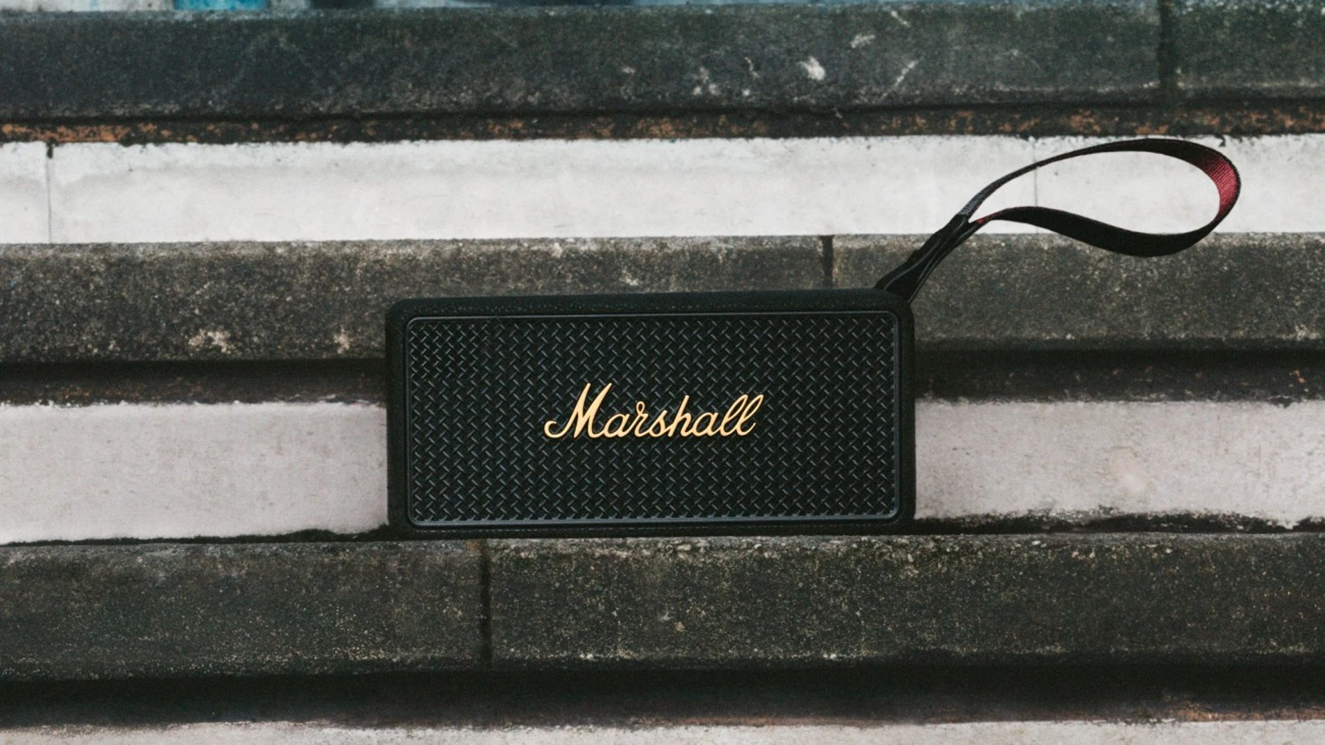 El Middleton II mantiene la estética retro de Marshall pero viene cargado de novedades técnicas, desde los 60W de potencia hasta las 30 horas de reproducción continua
