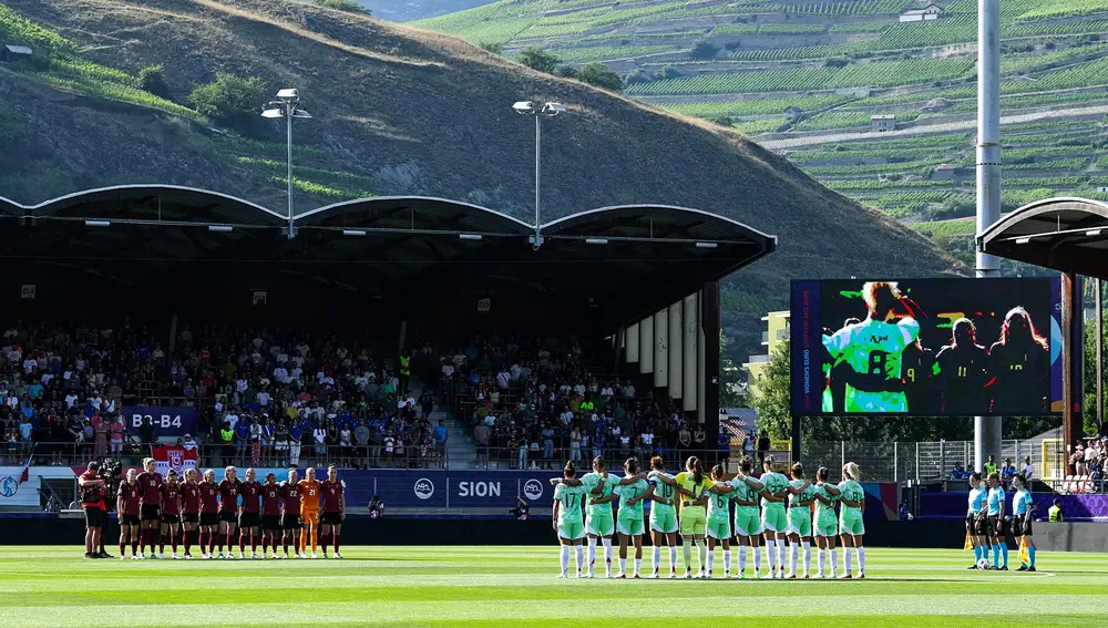 Minuto de silencio en la Eurocopa femenina